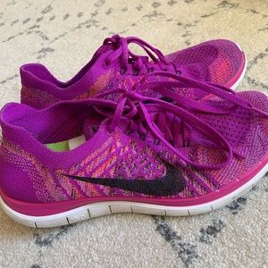 Nike Women’s Free 4.0 Flyknit- Size 8